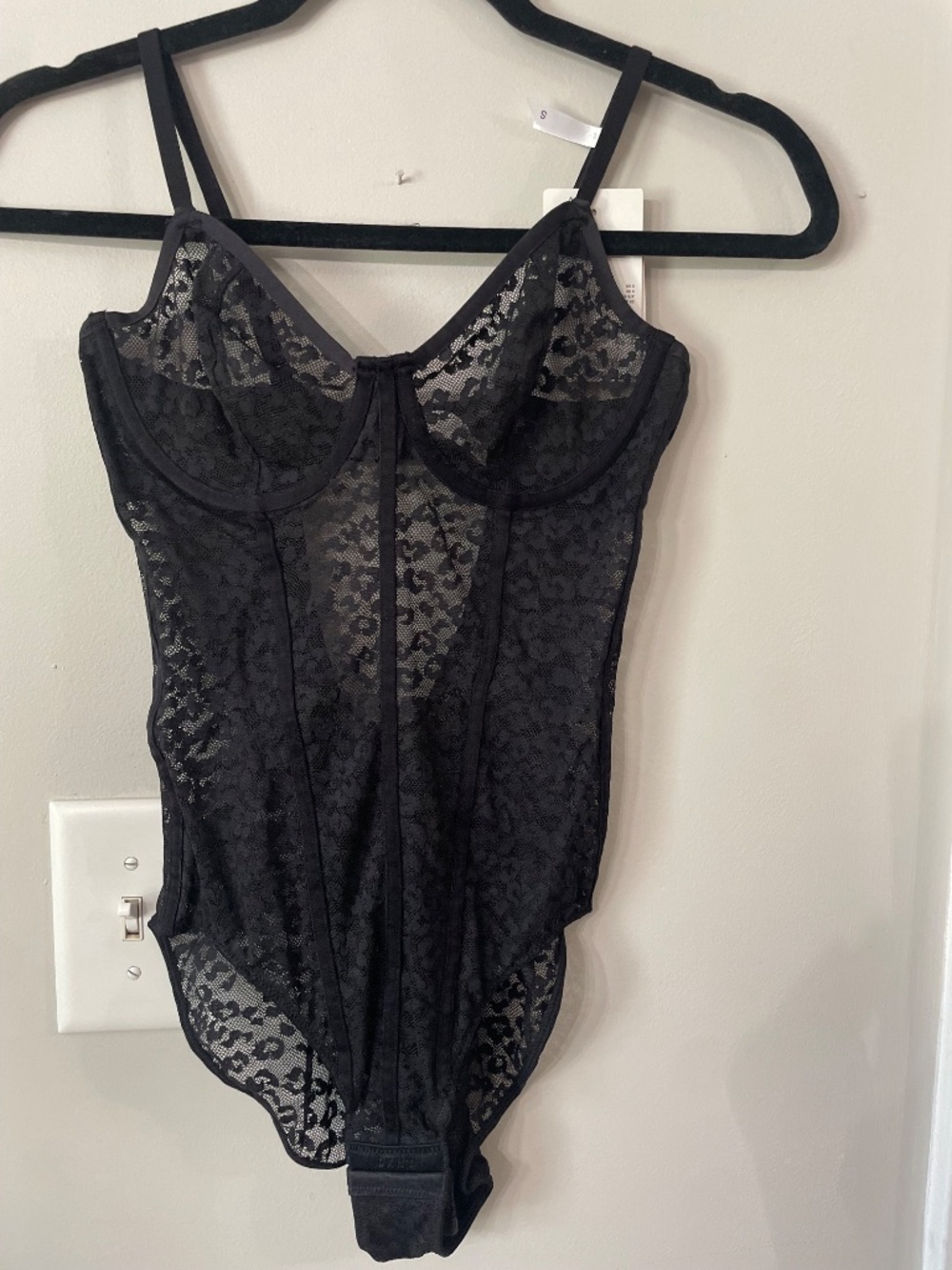 Lace bodysuit - Picture 3 of 5